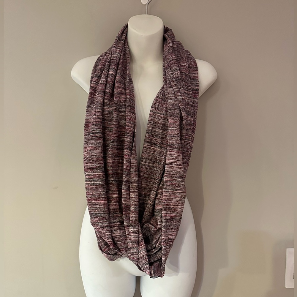 Lulu lemon vinyasa scarf. One size